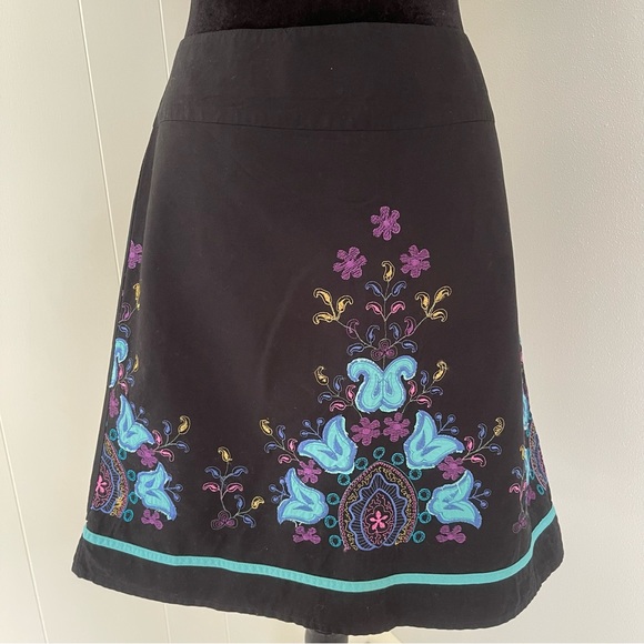 Vintage 90s embroidered mini skirt - Picture 2 of 6